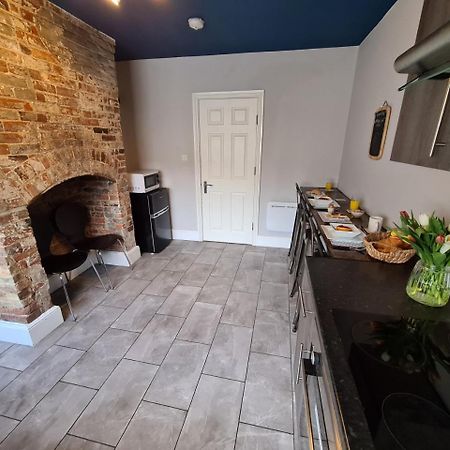 Beautiful Mews House In A Georgian Listed Building Close To The A38 Burton-upon-Trent Exterior foto