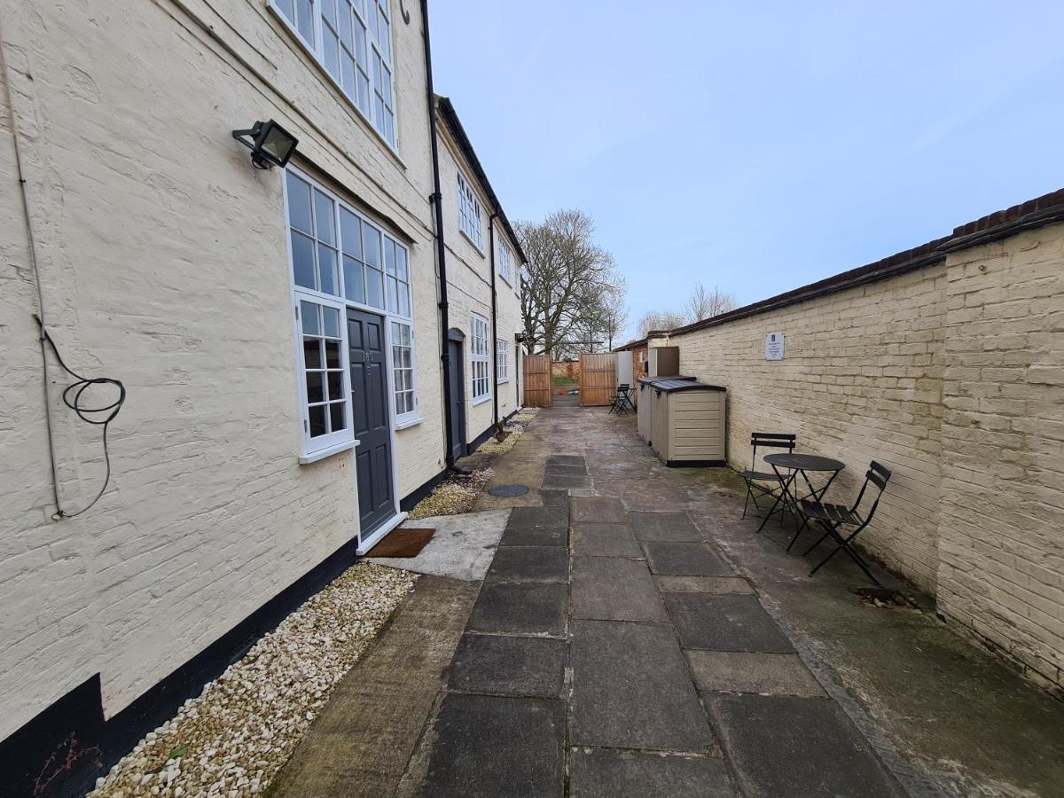 Beautiful Mews House In A Georgian Listed Building Close To The A38 Burton-upon-Trent Exterior foto