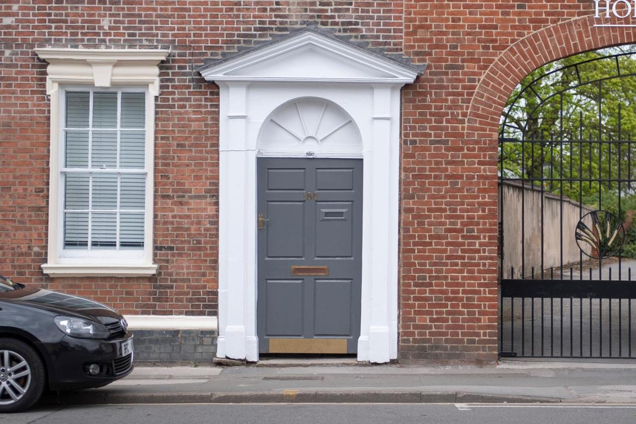 Beautiful Mews House In A Georgian Listed Building Close To The A38 Burton-upon-Trent Exterior foto